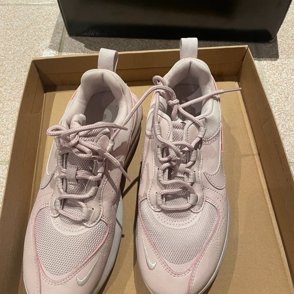 Nike Pink Air Max Verona Shoes - Womens size 6.5 - Picture 3 of 6